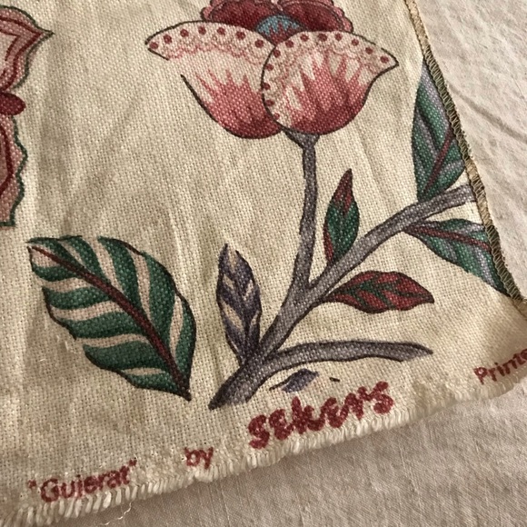 Vintage Floral Canvas Fabric - Picture 4 of 6